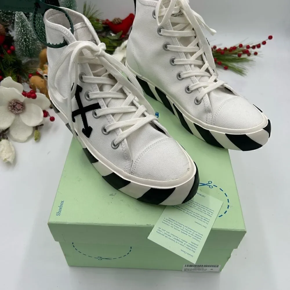 Men’s off-white mid top vulcanize sneaker size 40